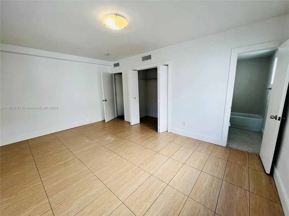 For Rent: $3,000 (2 beds, 2 baths, 1350 Square Feet)