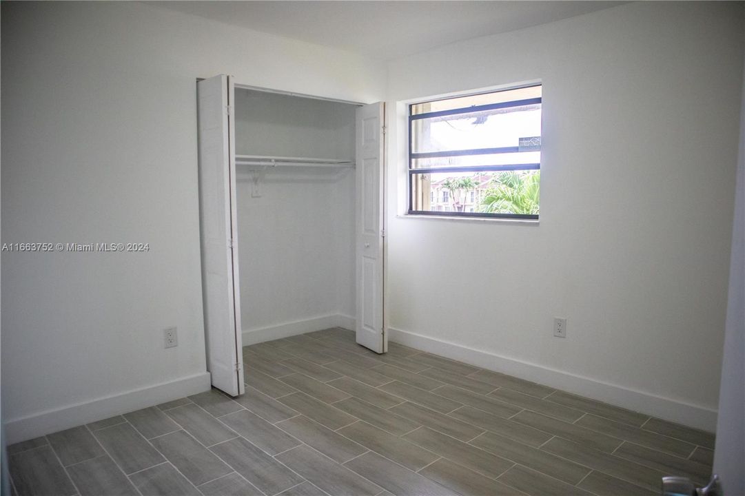 For Sale: $345,000 (3 beds, 2 baths, 1030 Square Feet)