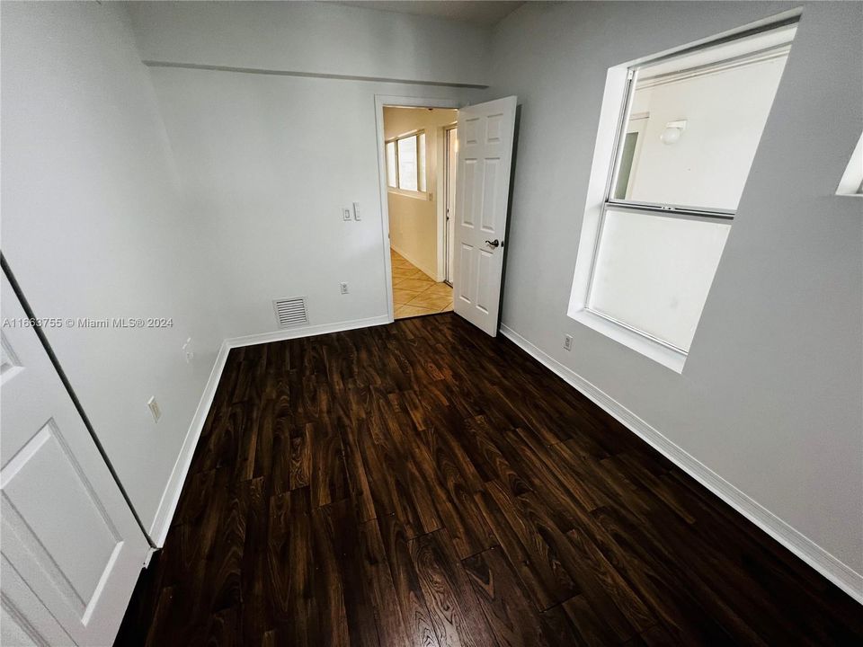 For Rent: $2,850 (2 beds, 1 baths, 1200 Square Feet)