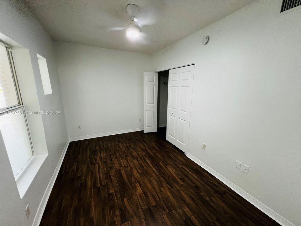 For Rent: $2,850 (2 beds, 1 baths, 1200 Square Feet)