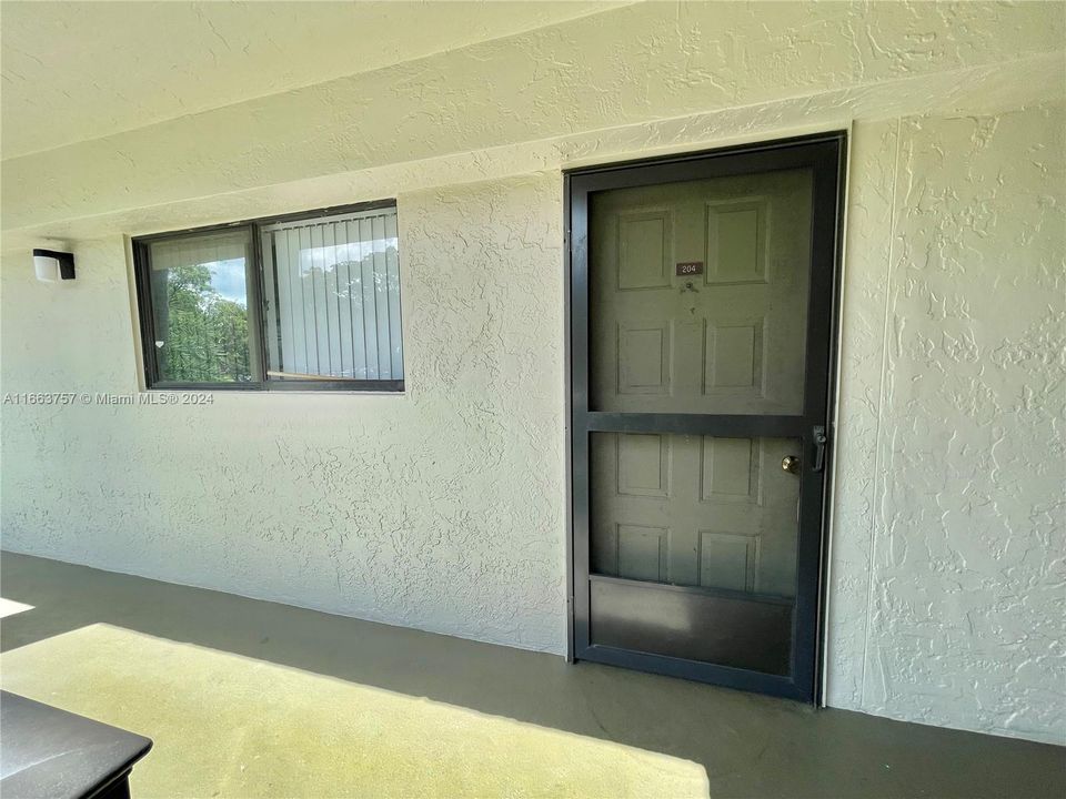 For Sale: $237,500 (2 beds, 2 baths, 1050 Square Feet)