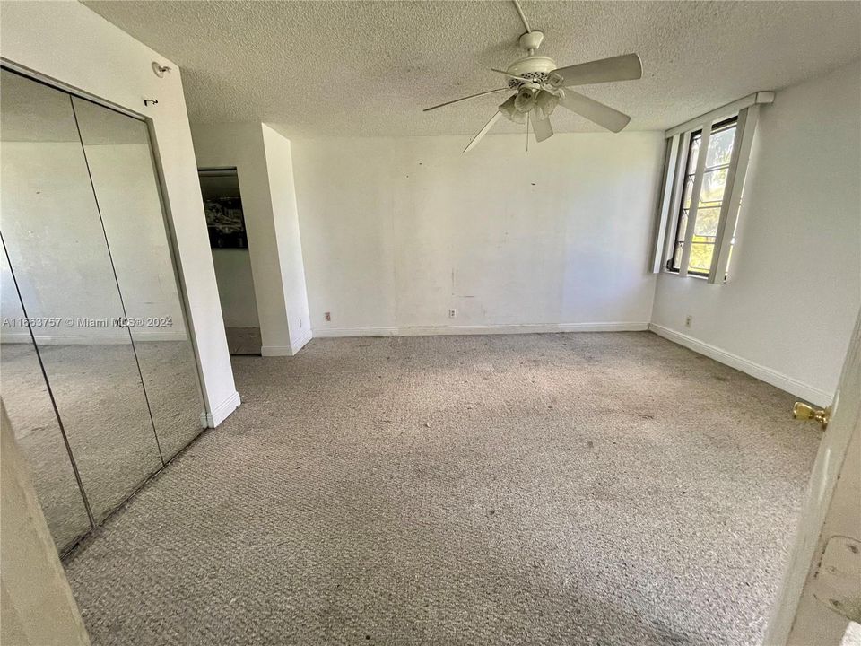 For Sale: $237,500 (2 beds, 2 baths, 1050 Square Feet)