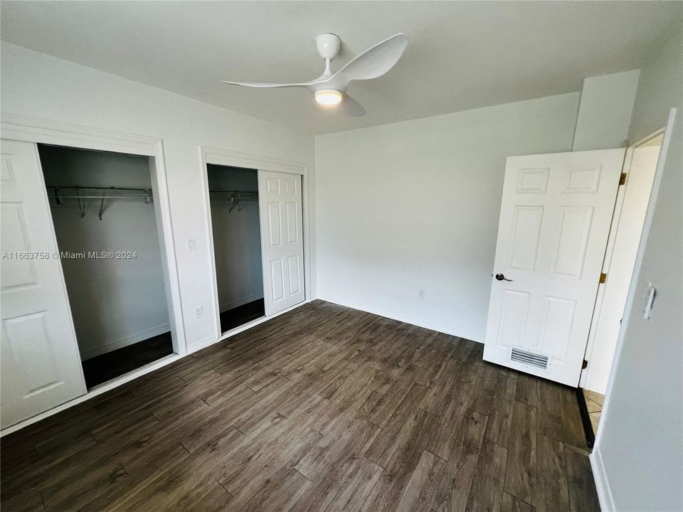 For Rent: $2,300 (1 beds, 1 baths, 800 Square Feet)