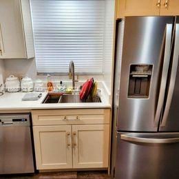 For Rent: $2,200 (2 beds, 2 baths, 782 Square Feet)