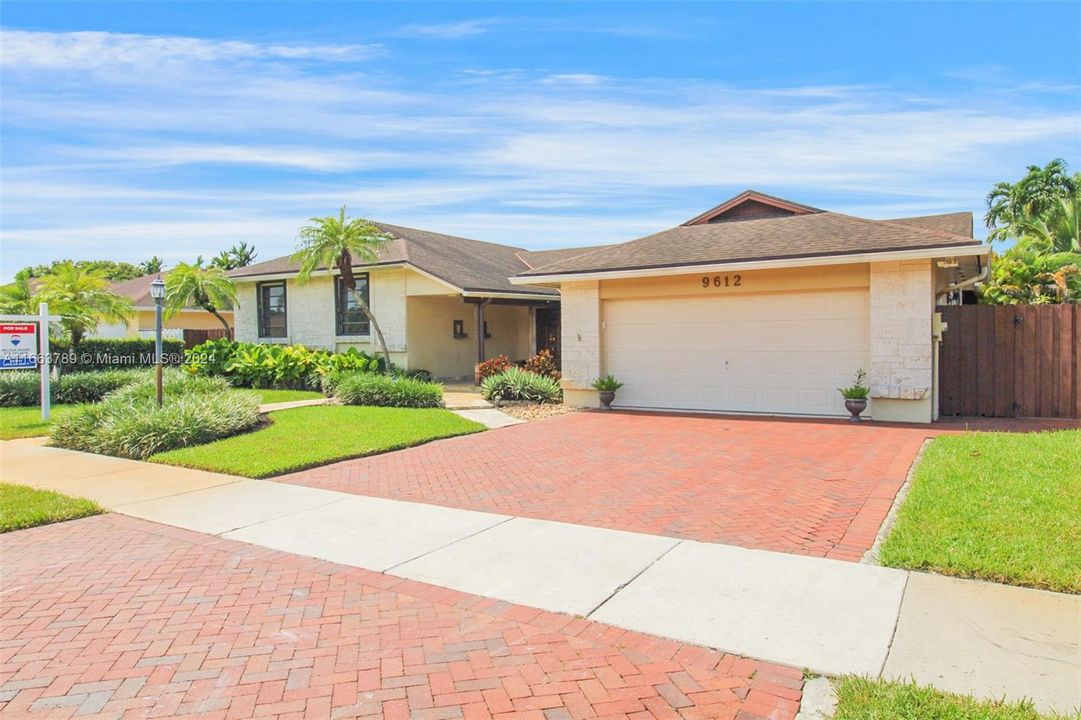 For Sale: $865,000 (3 beds, 2 baths, 2057 Square Feet)