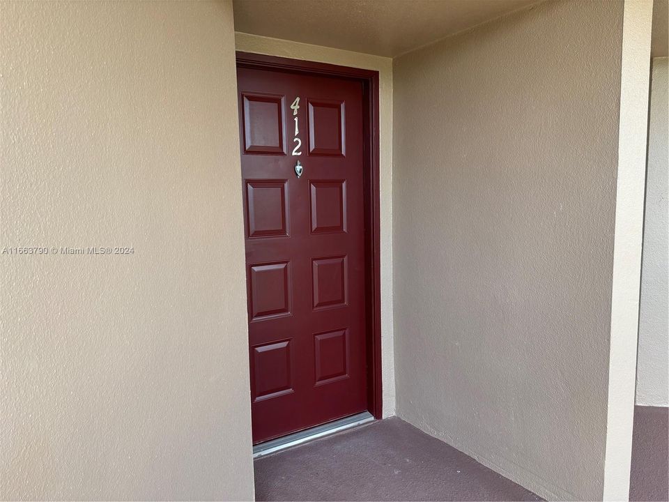 For Sale: $218,000 (1 beds, 1 baths, 1046 Square Feet)