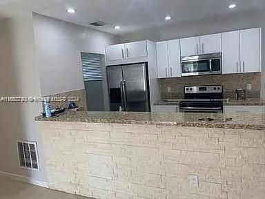 En Venta: $549,900 (3 camas, 2 baños, 1012 Pies cuadrados)