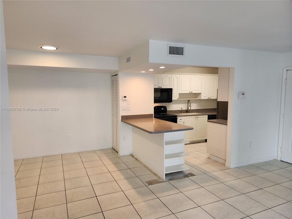 For Sale: $318,900 (3 beds, 2 baths, 1065 Square Feet)