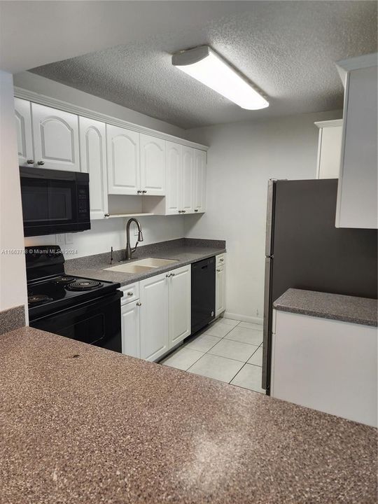 For Sale: $318,900 (3 beds, 2 baths, 1065 Square Feet)