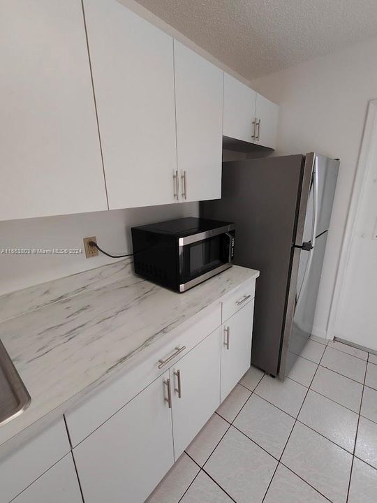 For Rent: $3,300 (3 beds, 2 baths, 1120 Square Feet)