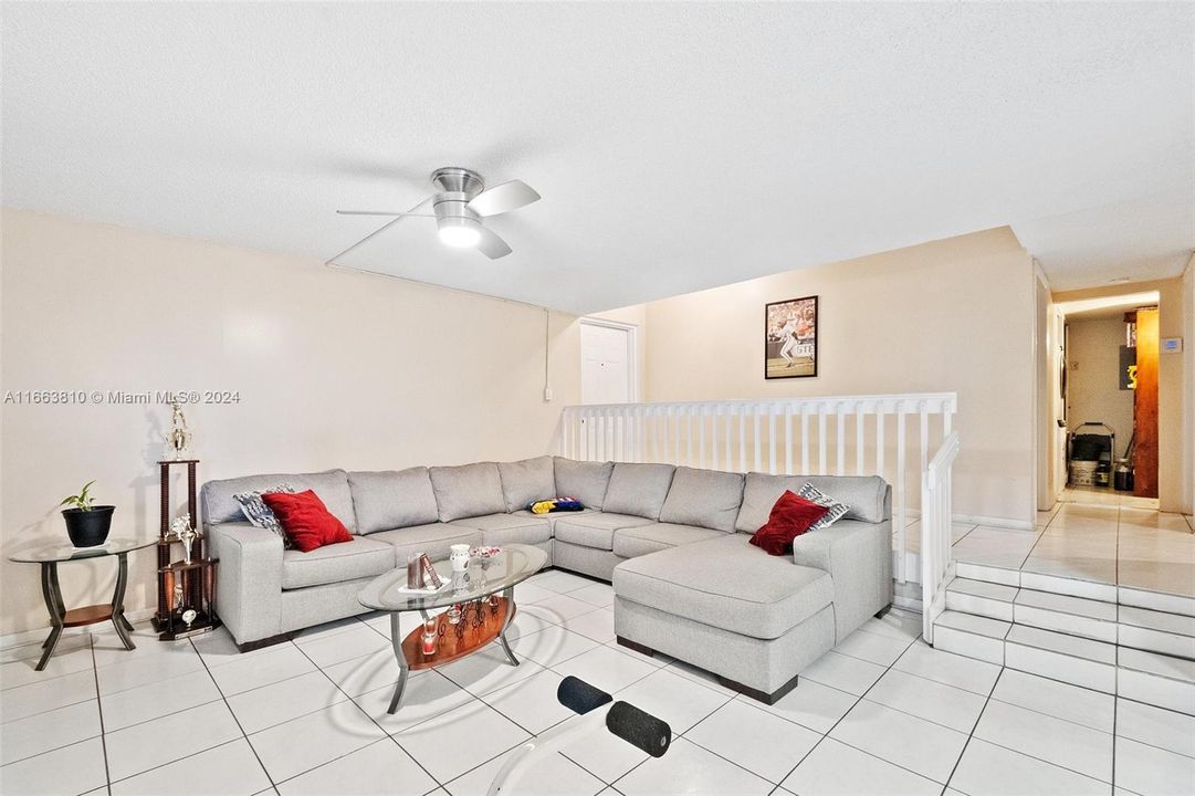 For Sale: $300,000 (2 beds, 2 baths, 1200 Square Feet)