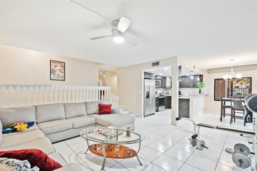 For Sale: $300,000 (2 beds, 2 baths, 1200 Square Feet)