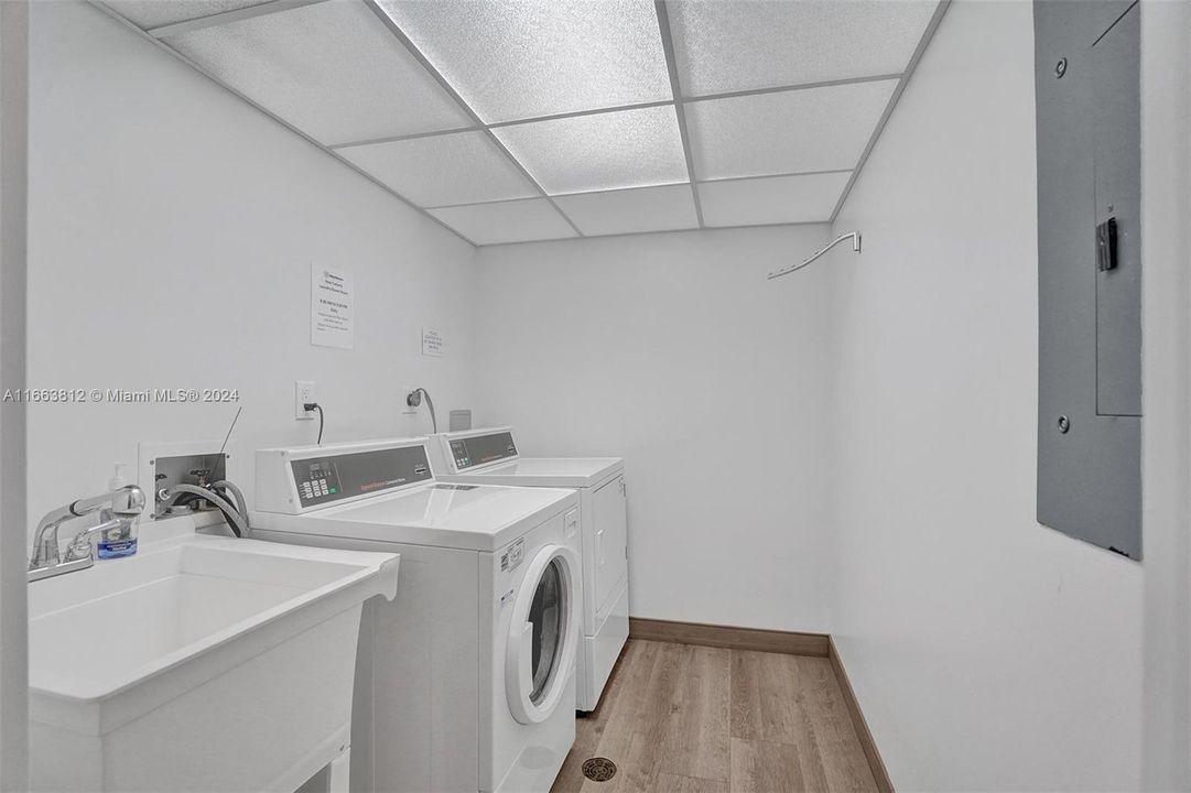 LAUNDRY ROOM