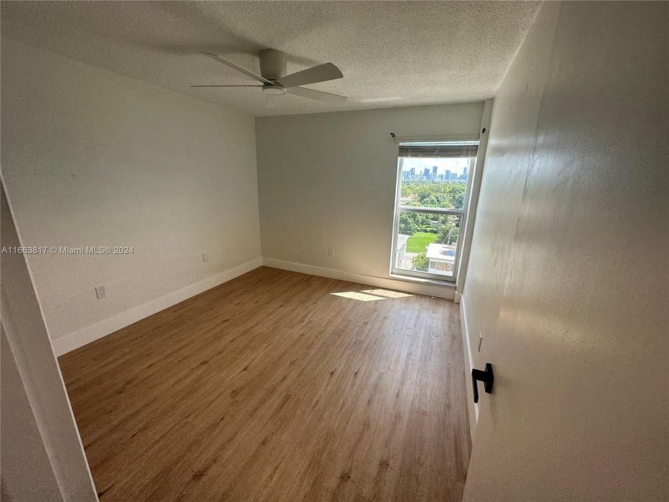 For Rent: $2,800 (2 beds, 2 baths, 890 Square Feet)