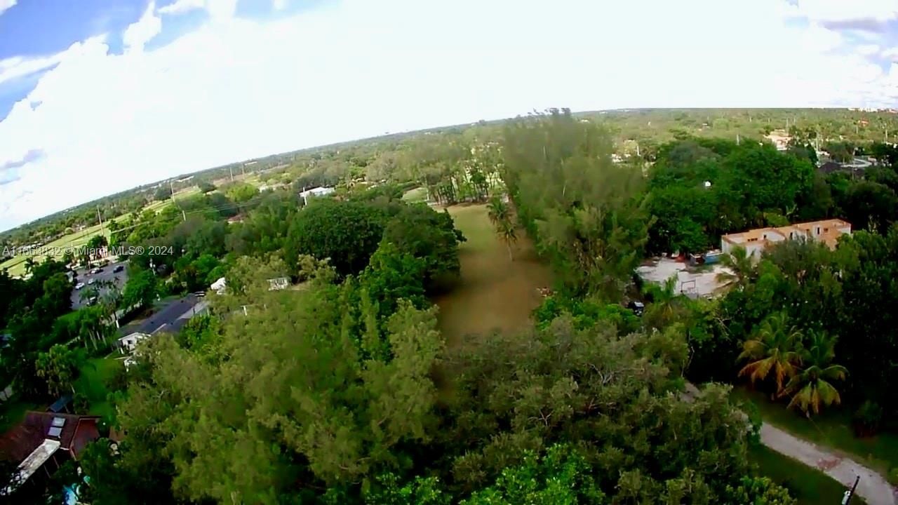 En Venta: $1,998,999 (1.60 acres)