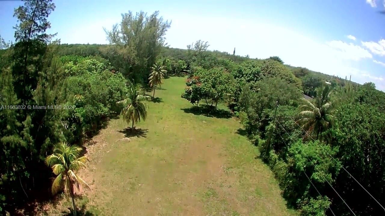 En Venta: $1,998,999 (1.60 acres)