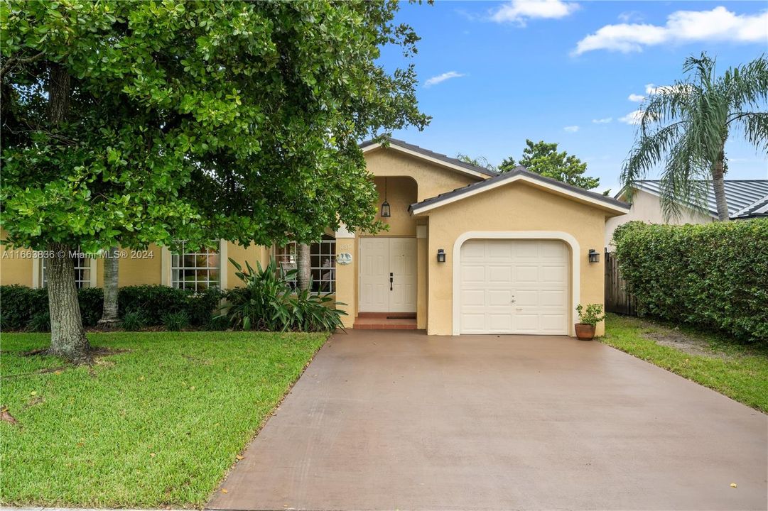 For Sale: $675,000 (3 beds, 2 baths, 1465 Square Feet)