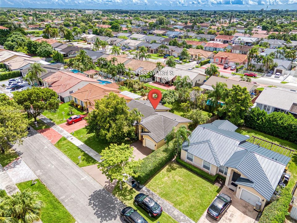 For Sale: $675,000 (3 beds, 2 baths, 1465 Square Feet)