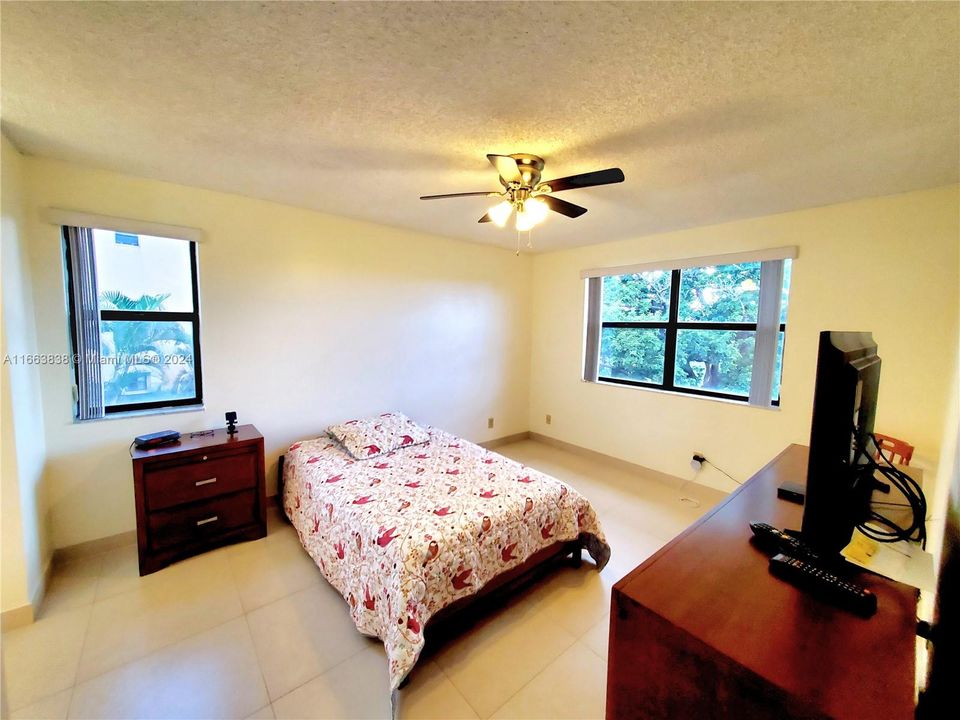 For Sale: $169,000 (2 beds, 2 baths, 960 Square Feet)