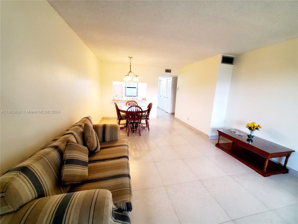 For Sale: $169,000 (2 beds, 2 baths, 960 Square Feet)