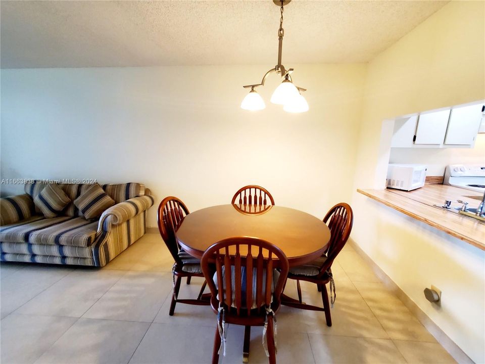 For Sale: $169,000 (2 beds, 2 baths, 960 Square Feet)