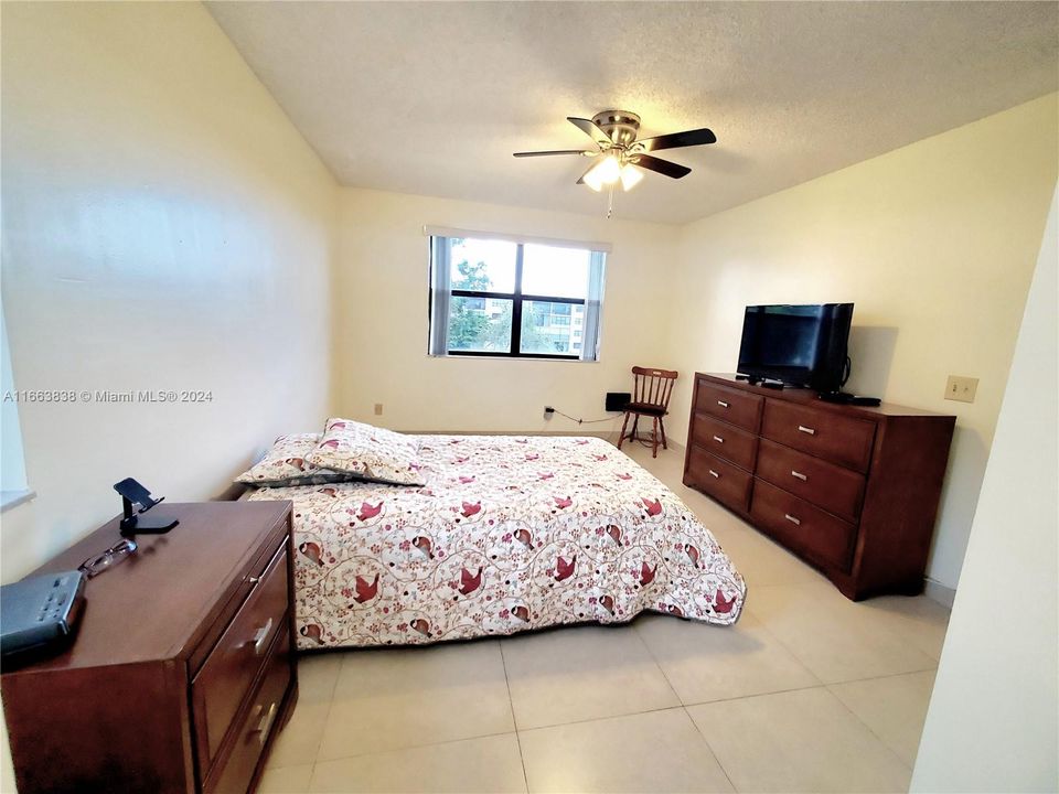 For Sale: $169,000 (2 beds, 2 baths, 960 Square Feet)