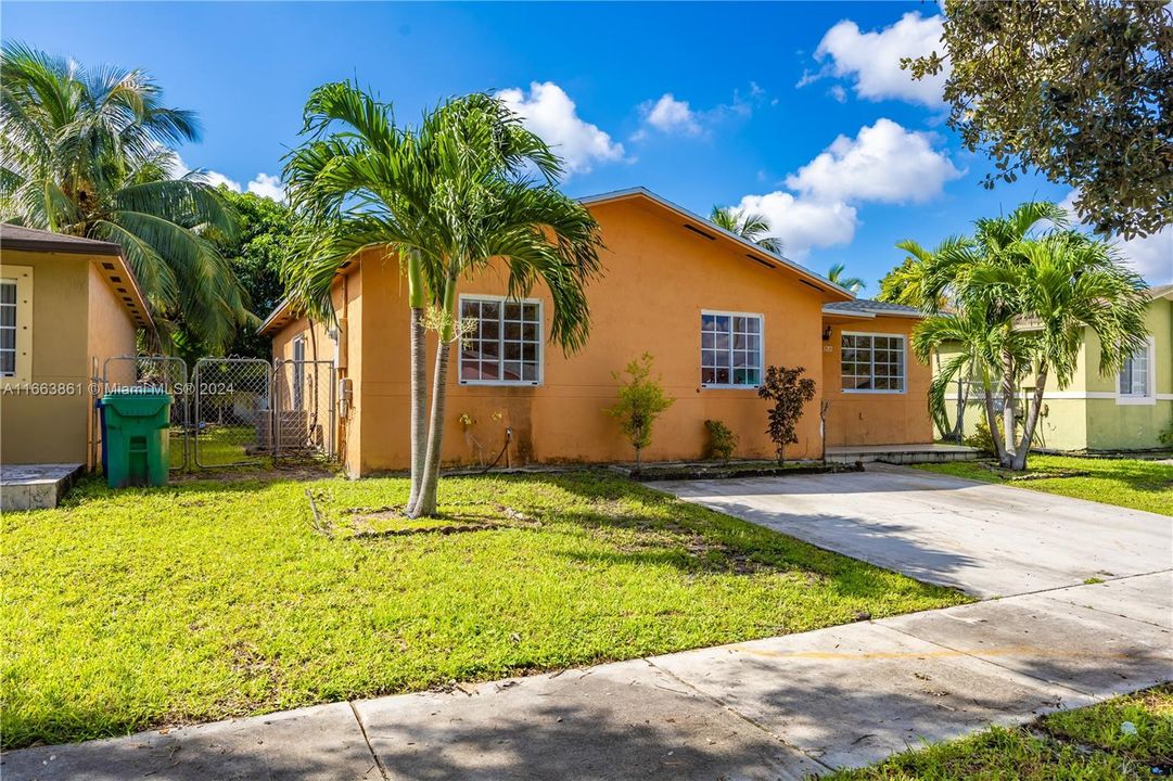 For Sale: $550,000 (4 beds, 2 baths, 1445 Square Feet)