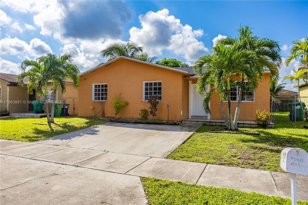 For Sale: $550,000 (4 beds, 2 baths, 1445 Square Feet)