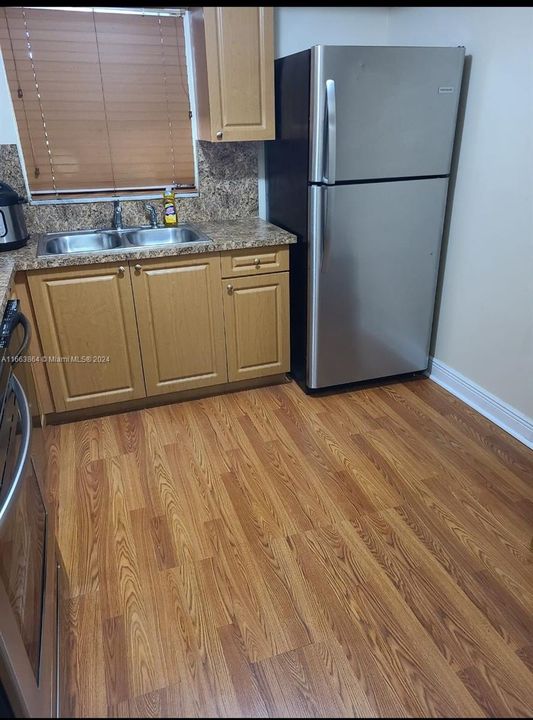 For Rent: $1,950 (1 beds, 1 baths, 670 Square Feet)