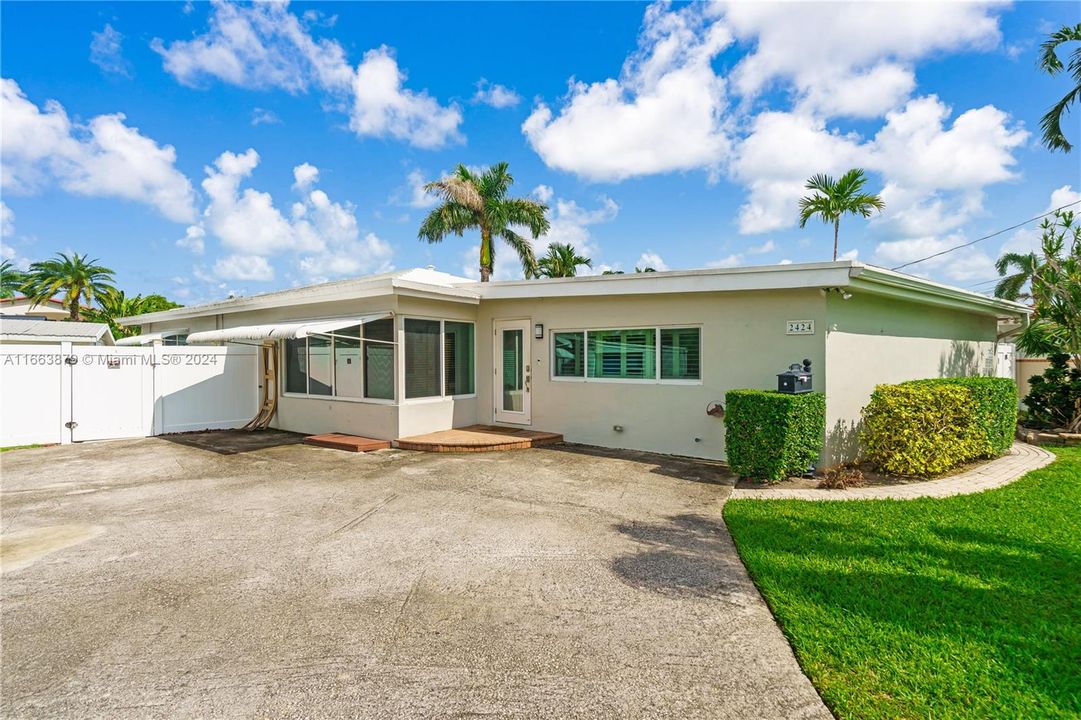 For Sale: $1,260,000 (3 beds, 2 baths, 2458 Square Feet)