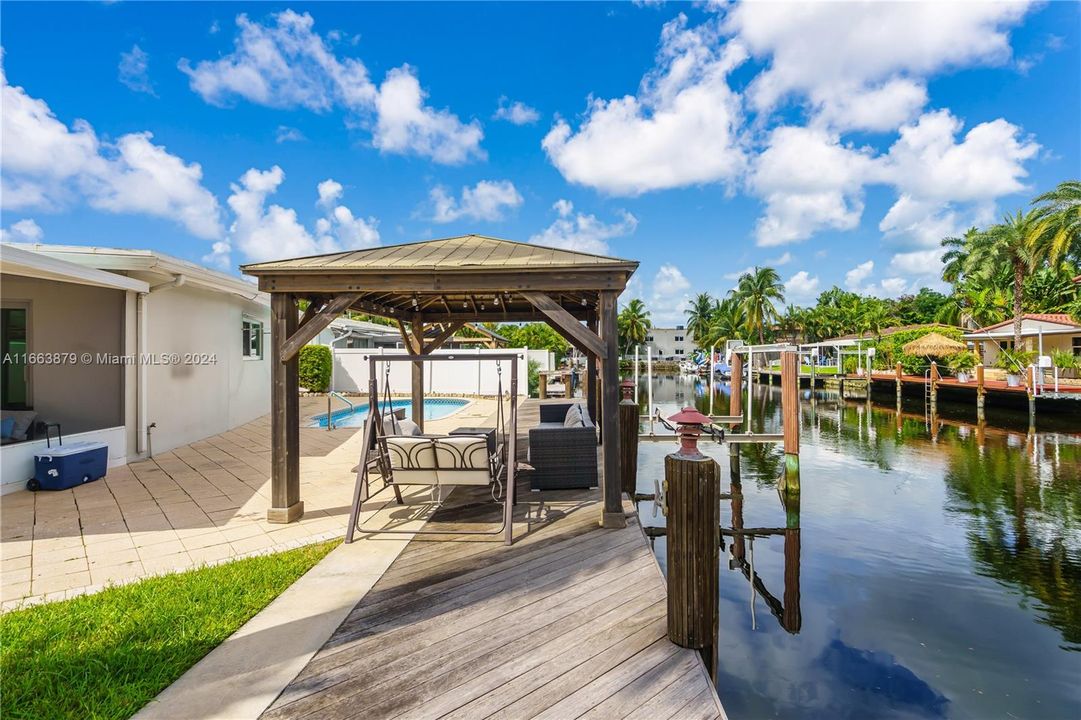 For Sale: $1,260,000 (3 beds, 2 baths, 2458 Square Feet)