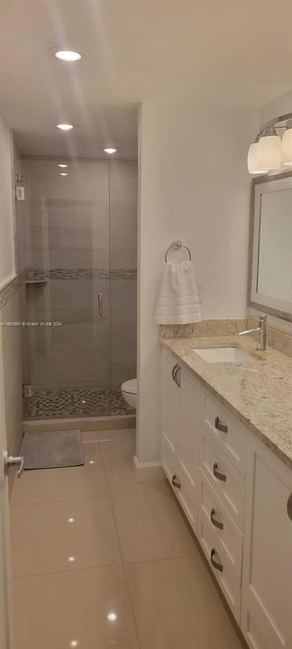 For Rent: $3,200 (1 beds, 2 baths, 982 Square Feet)