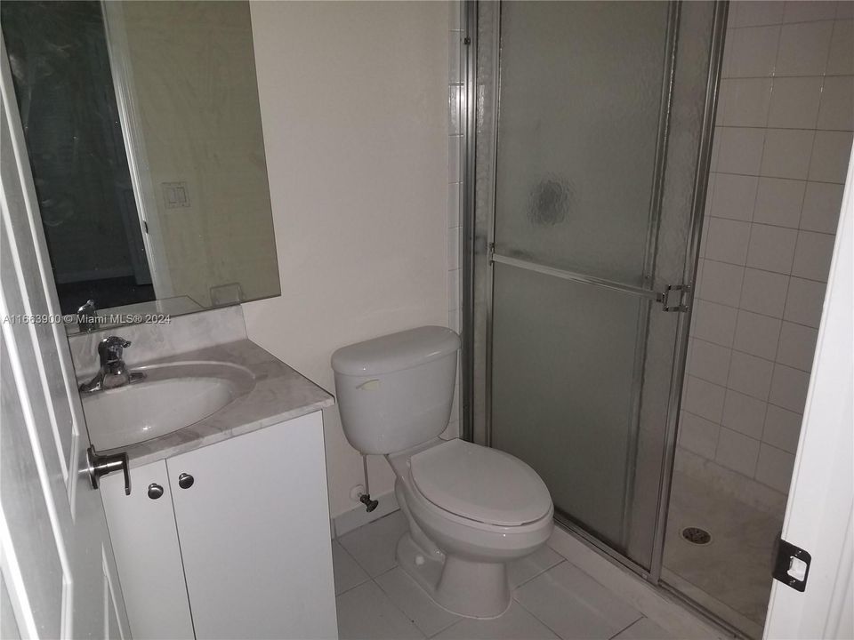 For Rent: $2,250 (2 beds, 2 baths, 1140 Square Feet)