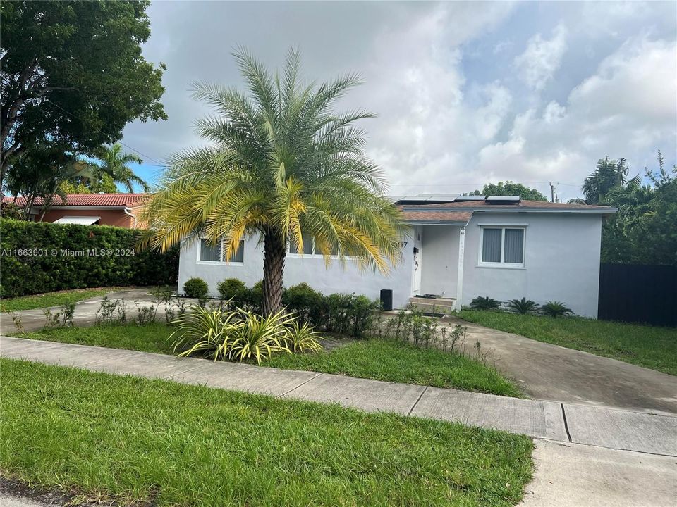 For Sale: $767,700 (3 beds, 2 baths, 1830 Square Feet)