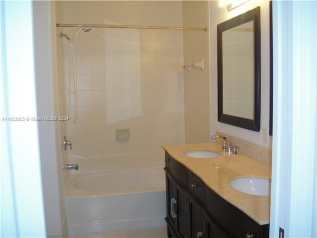 For Rent: $3,100 (3 beds, 2 baths, 1445 Square Feet)