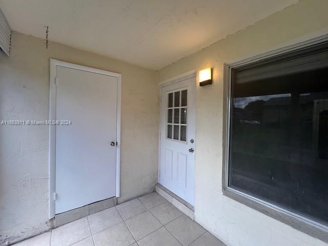 For Sale: $181,500 (2 beds, 1 baths, 935 Square Feet)