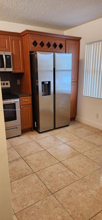 For Rent: $2,295 (3 beds, 2 baths, 1080 Square Feet)