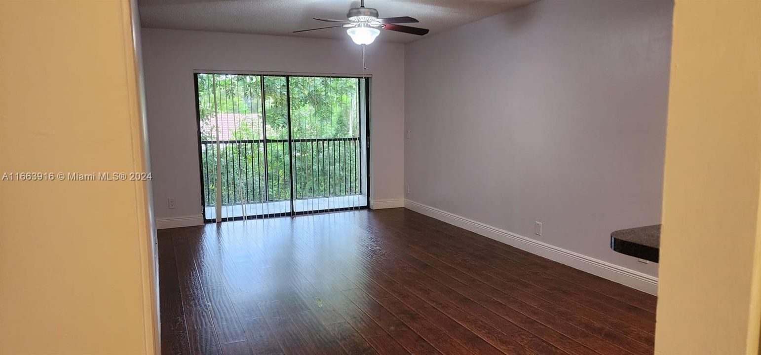 For Rent: $2,295 (3 beds, 2 baths, 1080 Square Feet)