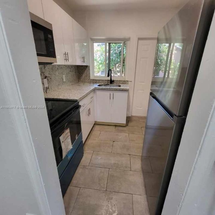 For Rent: $2,200 (1 beds, 1 baths, 1248 Square Feet)