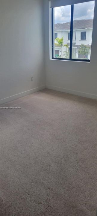 For Rent: $2,950 (3 beds, 2 baths, 1530 Square Feet)