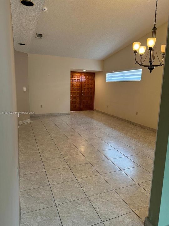 For Rent: $3,500 (3 beds, 2 baths, 1440 Square Feet)