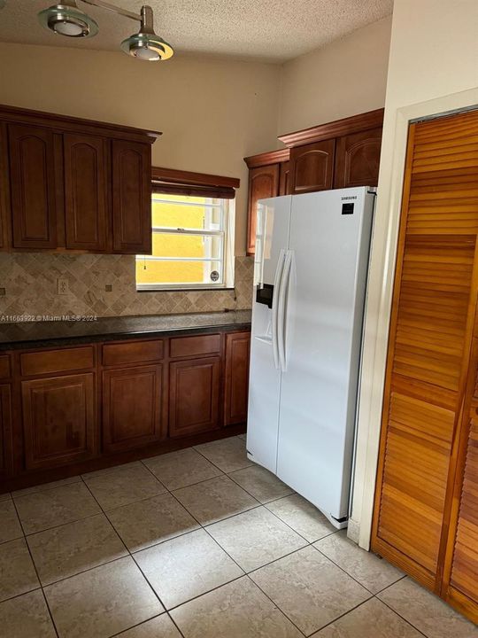 For Rent: $3,500 (3 beds, 2 baths, 1440 Square Feet)