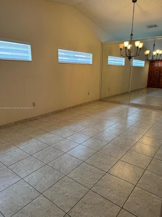 For Rent: $3,500 (3 beds, 2 baths, 1440 Square Feet)