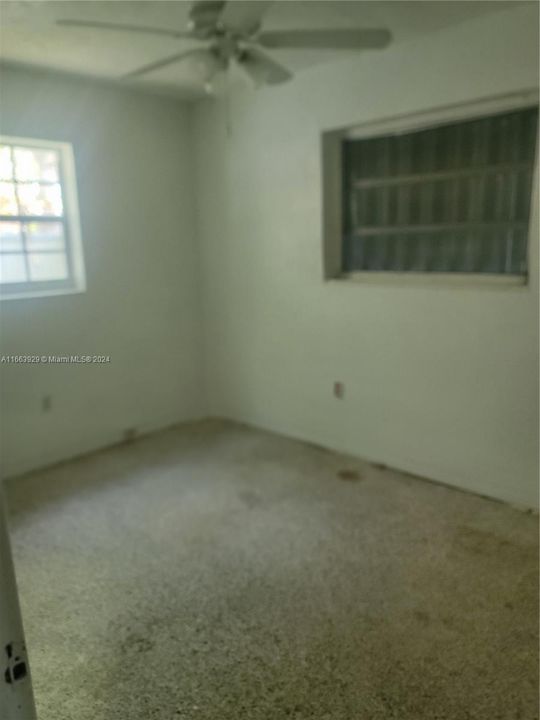 For Sale: $400,000 (3 beds, 1 baths, 792 Square Feet)