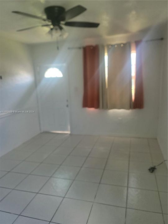 For Sale: $400,000 (3 beds, 1 baths, 792 Square Feet)