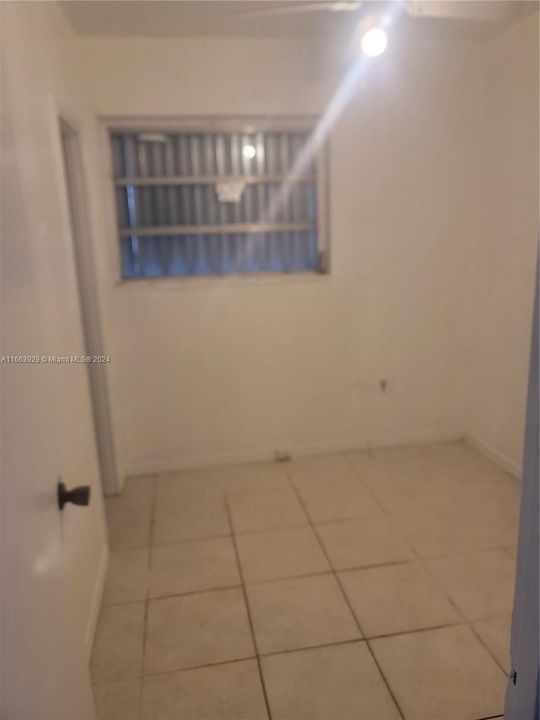 For Sale: $400,000 (3 beds, 1 baths, 792 Square Feet)