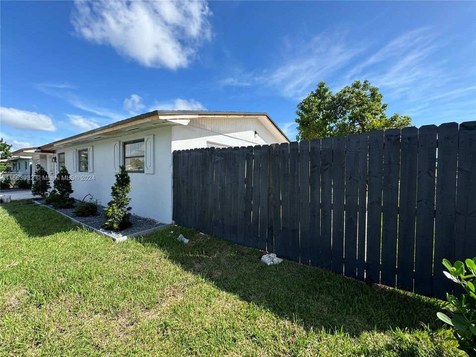 For Sale: $639,000 (3 beds, 1 baths, 1806 Square Feet)