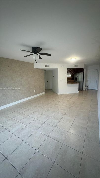 For Rent: $2,100 (1 beds, 1 baths, 810 Square Feet)