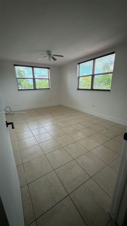 For Rent: $2,100 (1 beds, 1 baths, 810 Square Feet)