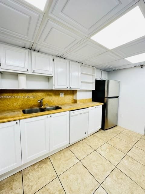 For Rent: $3,250 (2 beds, 2 baths, 902 Square Feet)